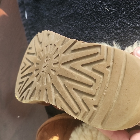 Ugg   short boats size 6 US - Picture 4 of 11